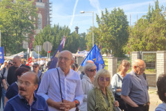 1000015929 1000015929